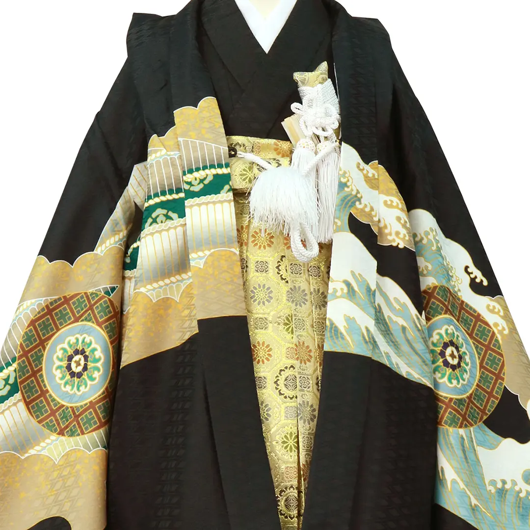 黒地に兜と丸紋、金襴の袴／七五三・五歳男の子・袴／衿元詳細