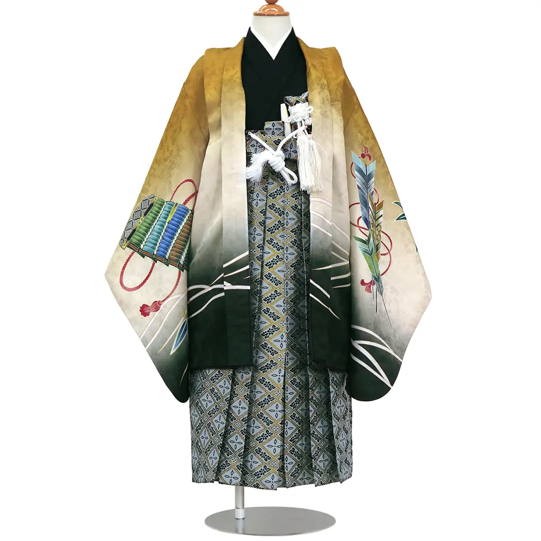 黄唐茶地に兜と片輪車文、菱の袴／七五三・五歳男の子・袴／正面