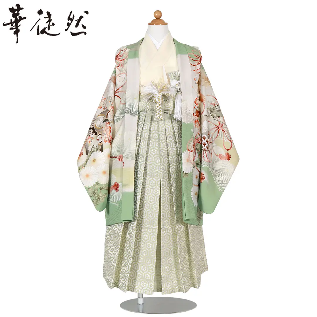 華徒然》淡い千草色地に鷹と武具、白の袴／七五三・五歳男の子・袴