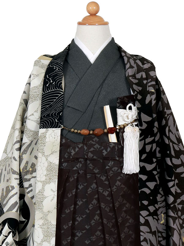 《芸艸堂》菊と吉祥文の方身がわり（黒）、黒の袴／七五三・五歳男の子・袴