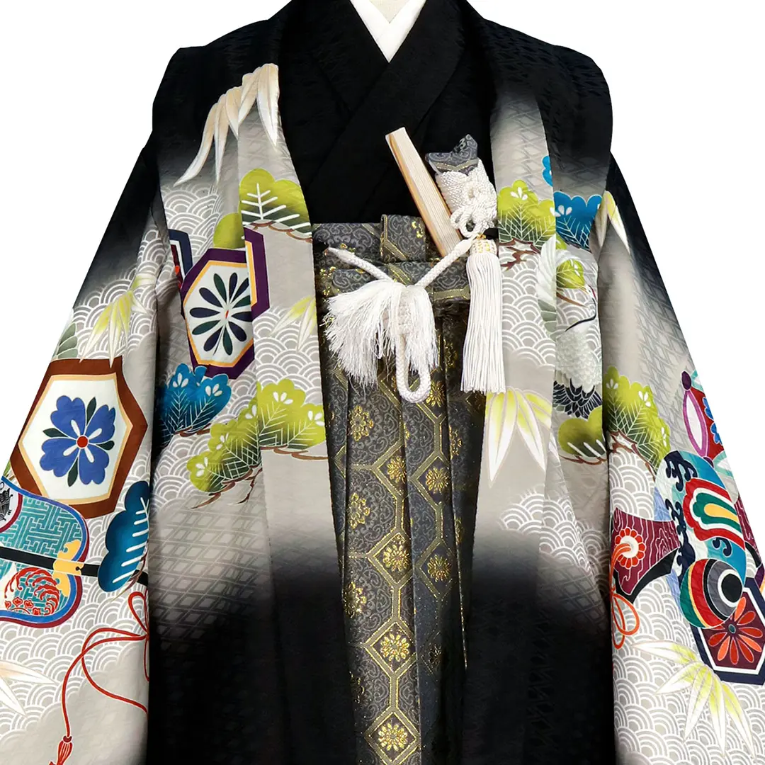 黒地に太刀と兜、藍鼠の袴／七五三・五歳男の子・袴