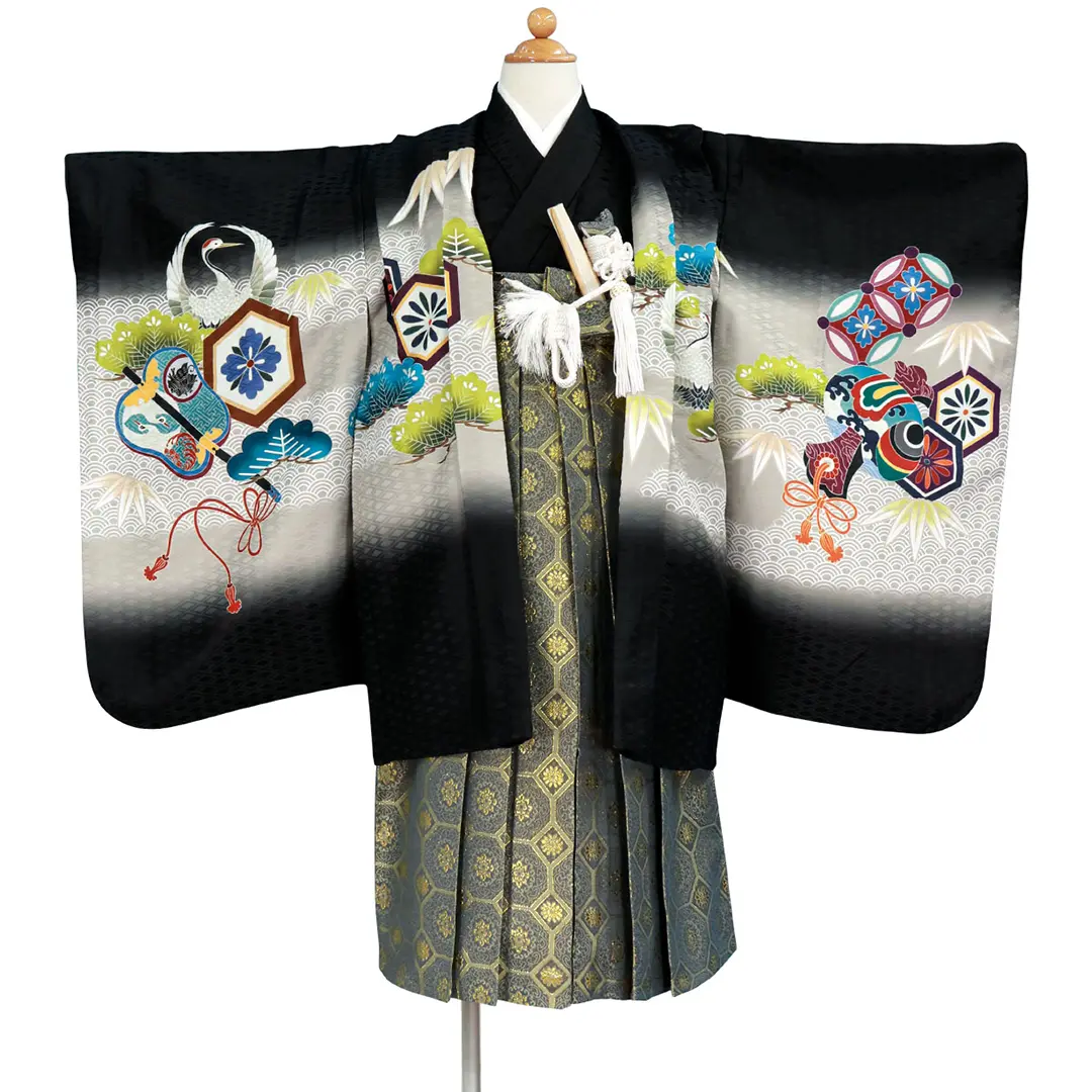 黒地に太刀と兜、藍鼠の袴／七五三・五歳男の子・袴