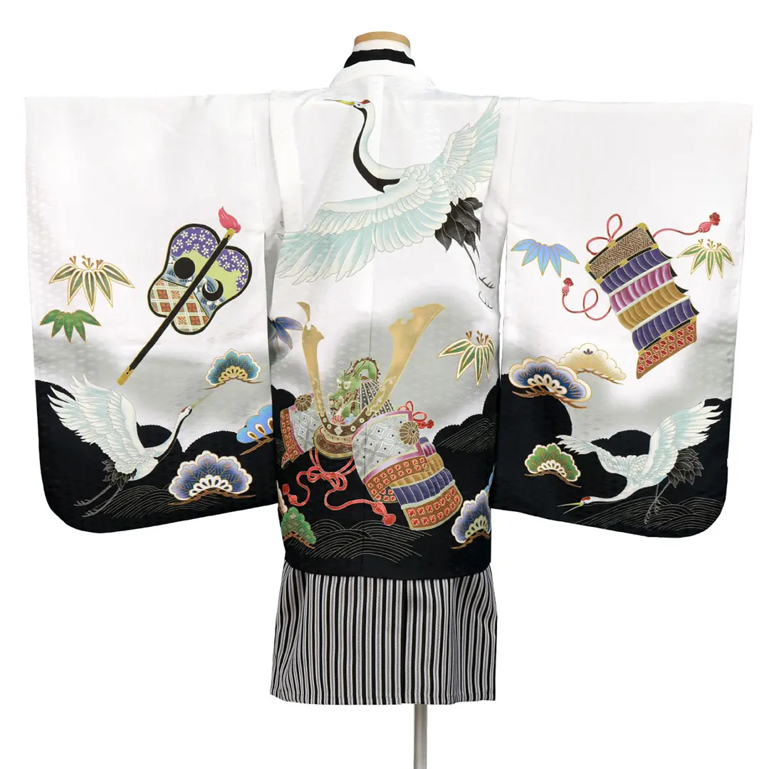 白黒地に鶴と兜、黒縞の袴／七五三・五歳男の子・袴 | 宅配着物