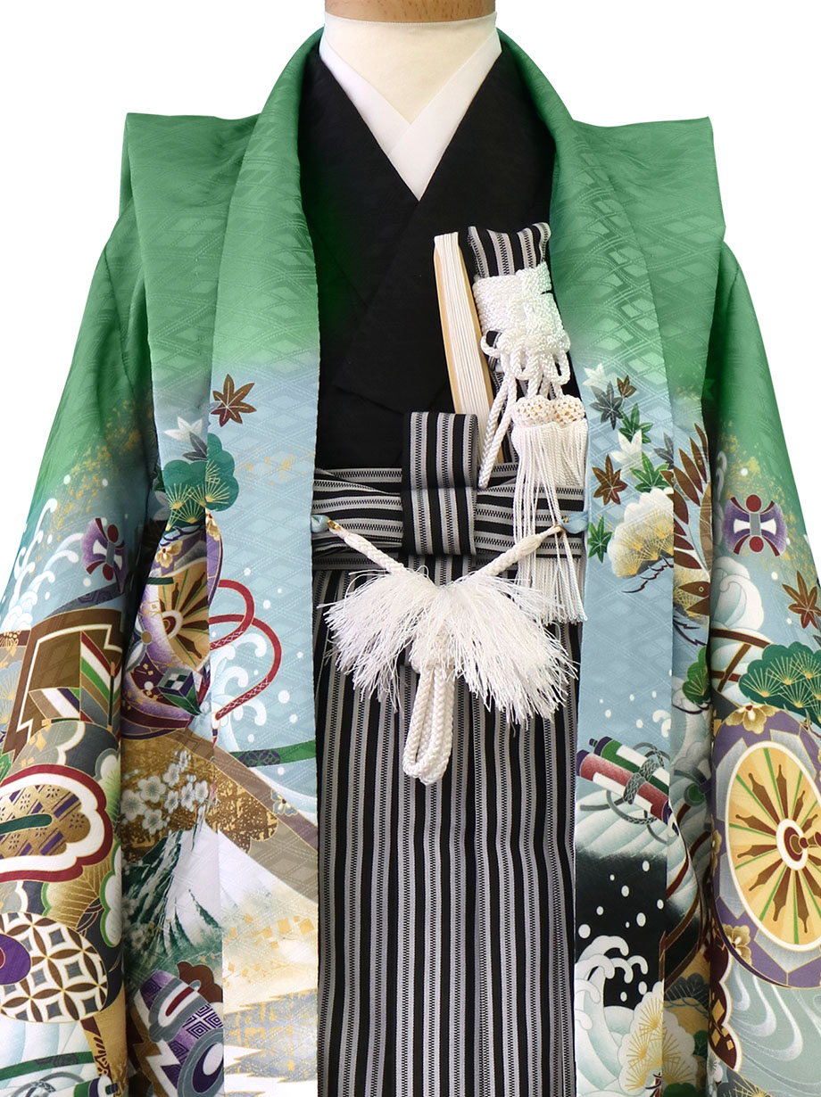 緑地に鷹や兜、黒縞の袴／小さめサイズ／七五三・五歳男の子・袴