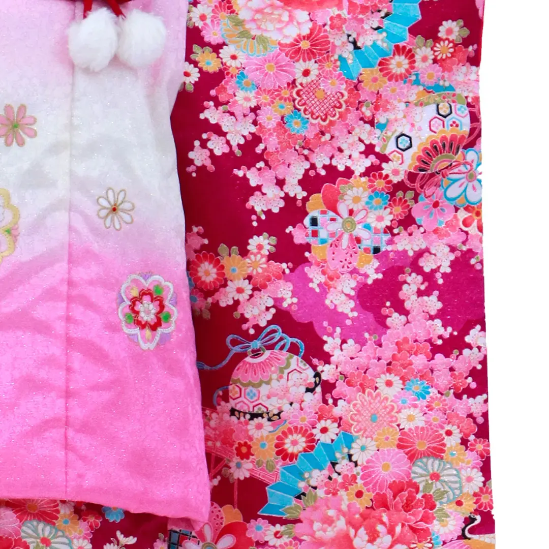 赤紫地に鶴と花模様、グラデーションピンクの被布コートセット