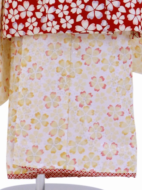 七五三 3歳着物 被布フルセット（おまけ付き）子供用 クリーム色 花柄 Amazon | 七五三 着物 3歳 被布セット 女の子 京都花ひめ 椿4