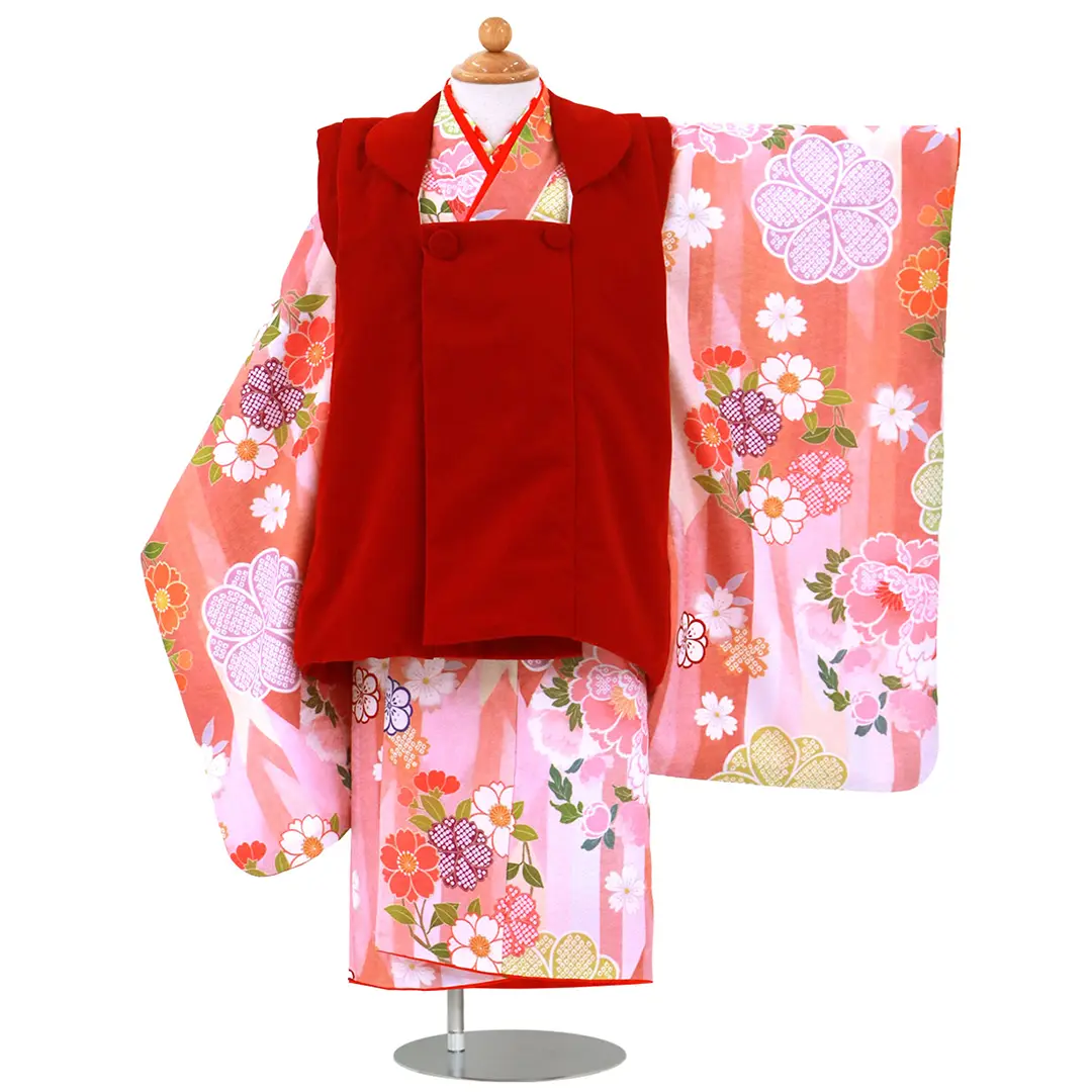薄紅の地に四季花、赤の被布コートセット／七五三・三歳女の子／正面