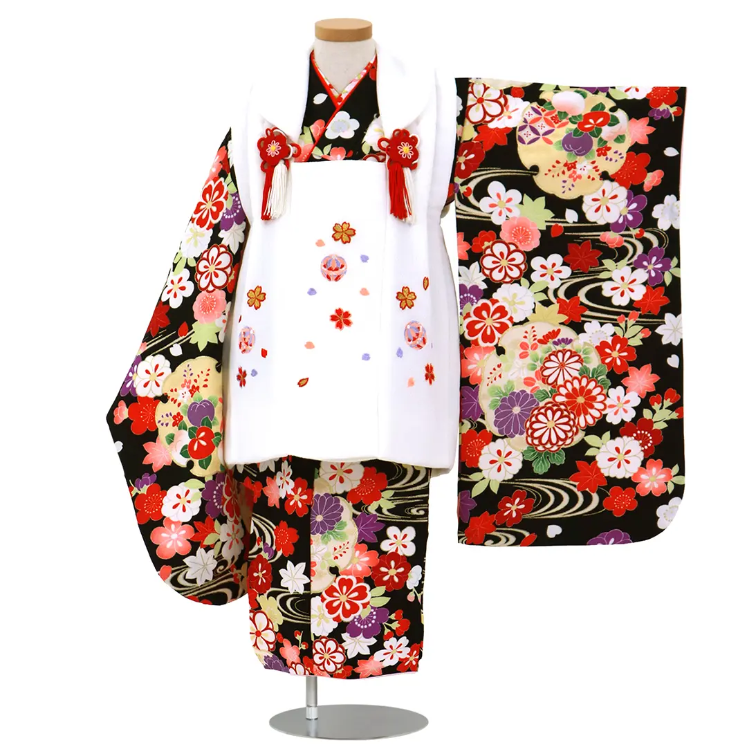 黒地に桜と雪輪に流水、白の被布コートセット／七五三・三歳女の子／正面
