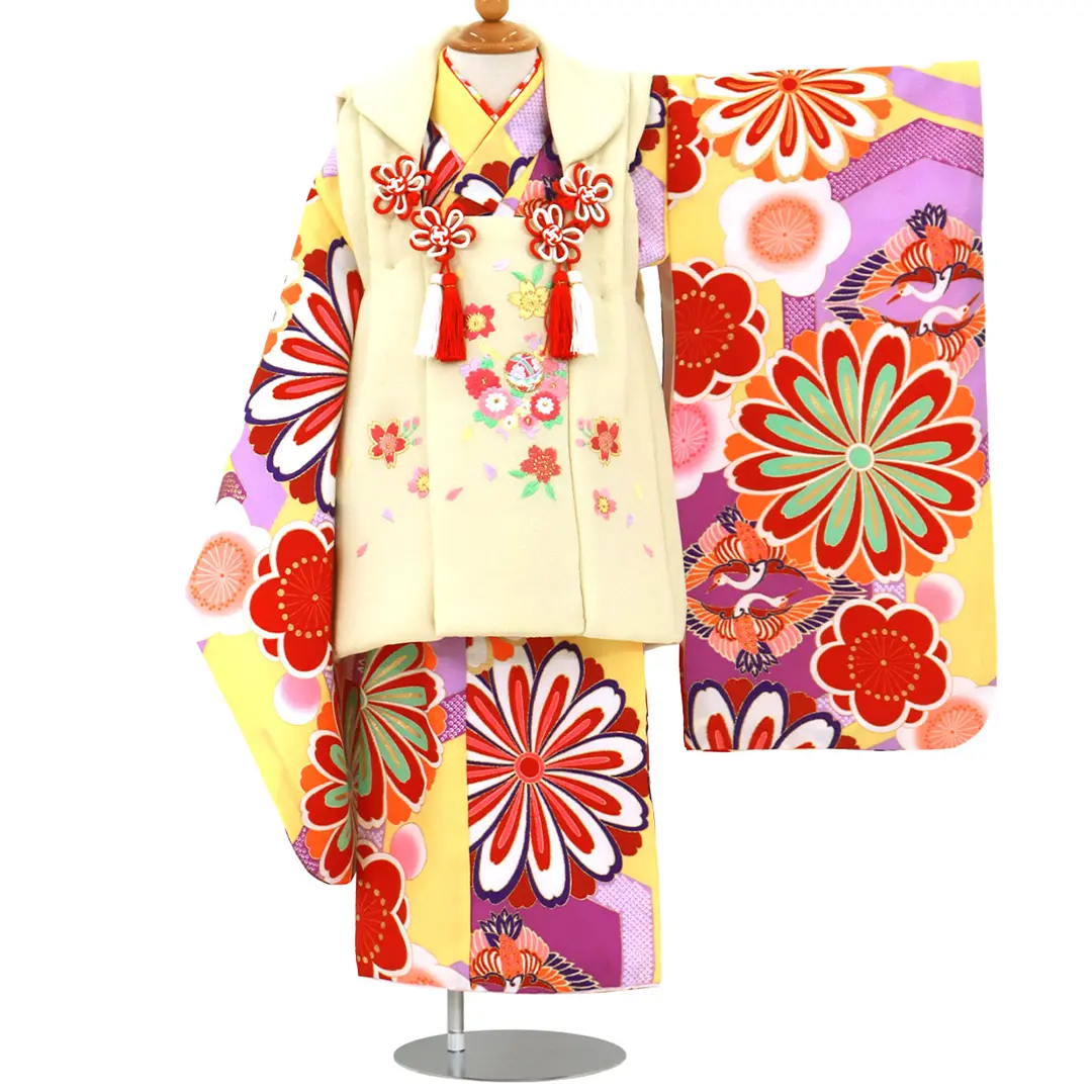 黄色地に菊と鶴菱、クリームの被布コートセット／七五三・三歳女の子／正面