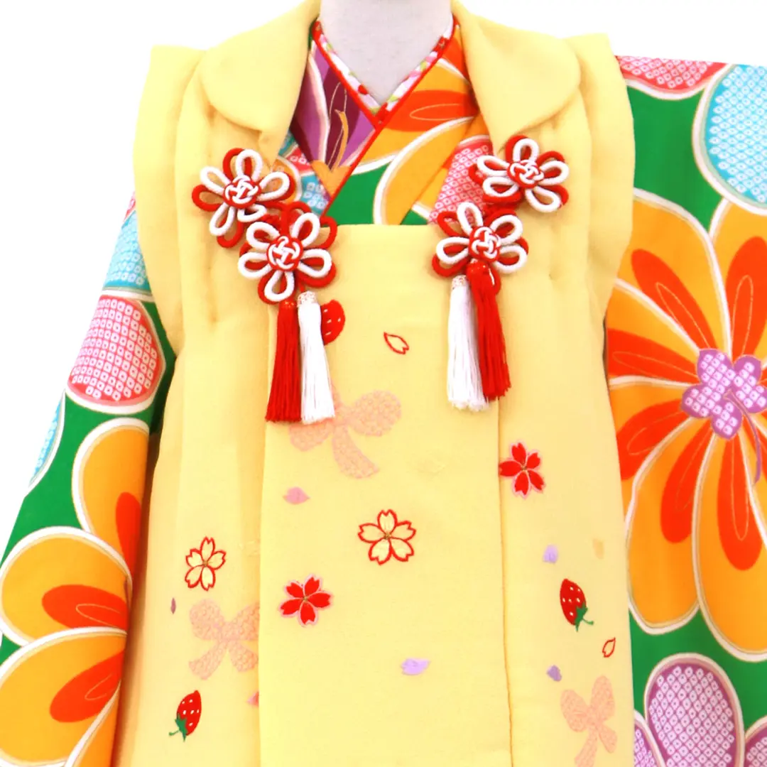 グリーンに大輪の菊、イエローの被布コートセット／七五三・三歳女の子