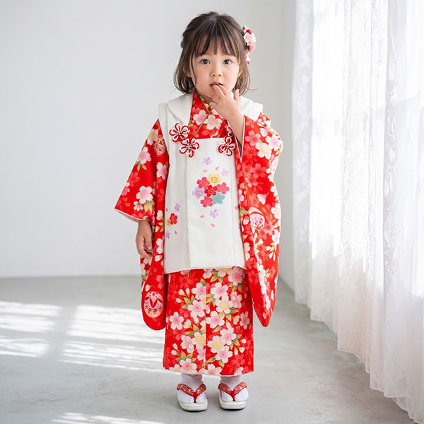 朱赤地に桜と鞠、白の被布コートセット／七五三・三歳女の子 | 宅配
