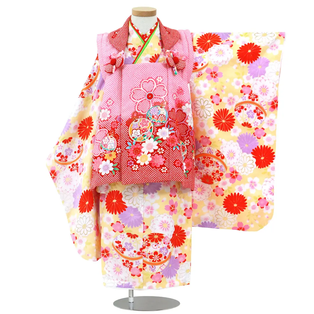 黄色地に鞠と花尽くし、赤とピンクの被布コートセット／七五三・三歳女の子／正面