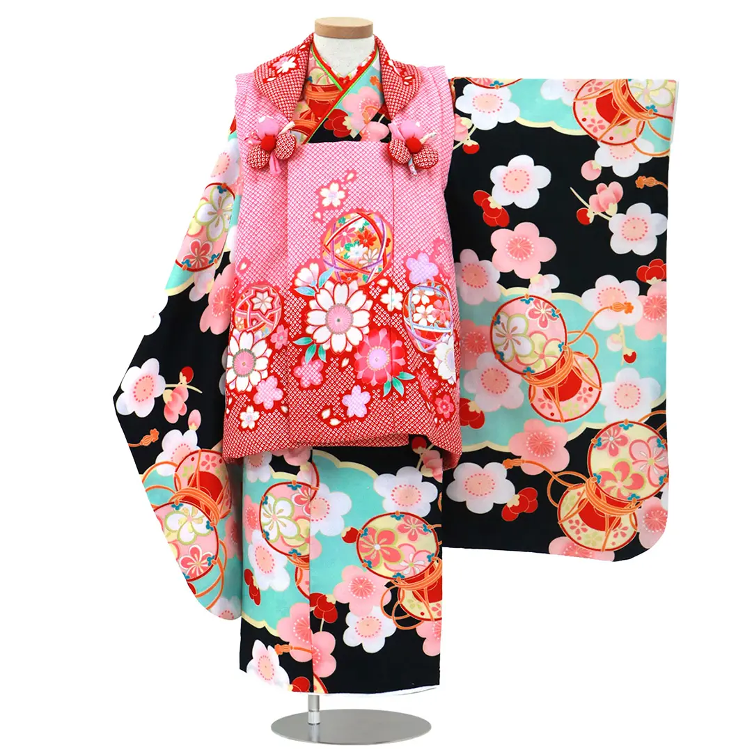 黒地に雲取りと鼓と桜、赤とピンクの被布コートセット／七五三・三歳女の子／正面