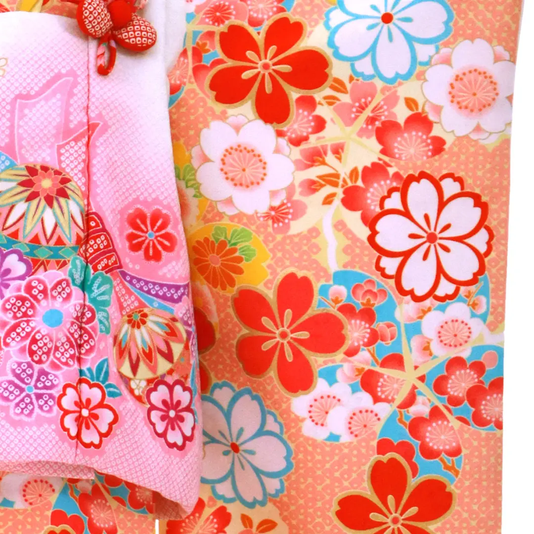 ピンクの鹿の子に桜尽くしの着物、白の被布コートセット／七五三・三歳女の子