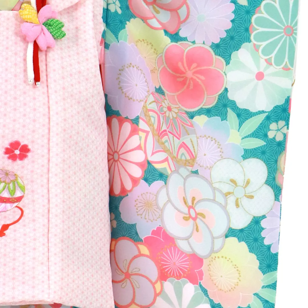 青地にねじ梅と桜に鞠、ピンクの麻の葉の被布コートセット／七五三・三