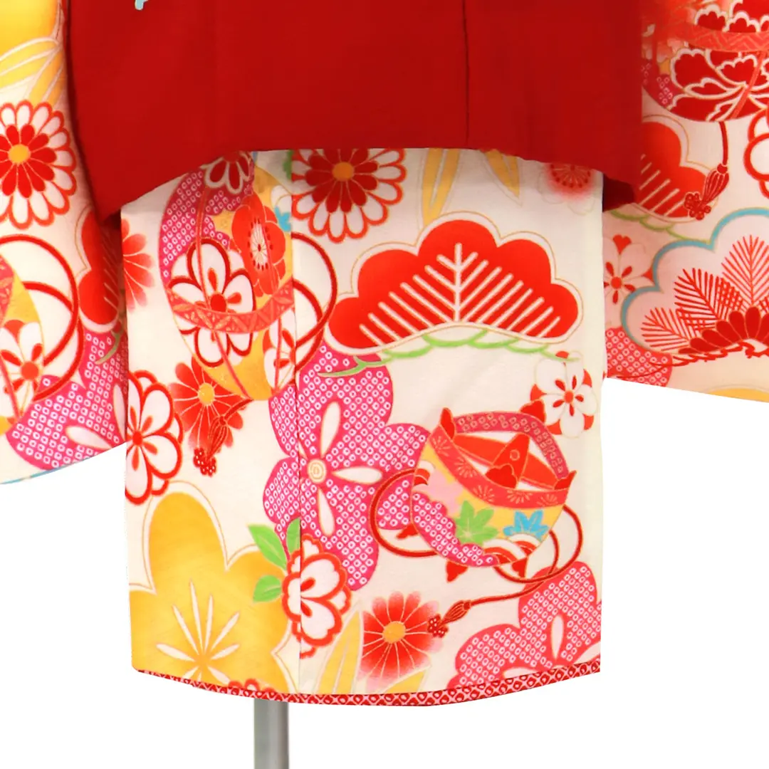 白地に花糸車、赤の被布コートセット／七五三・三歳女の子