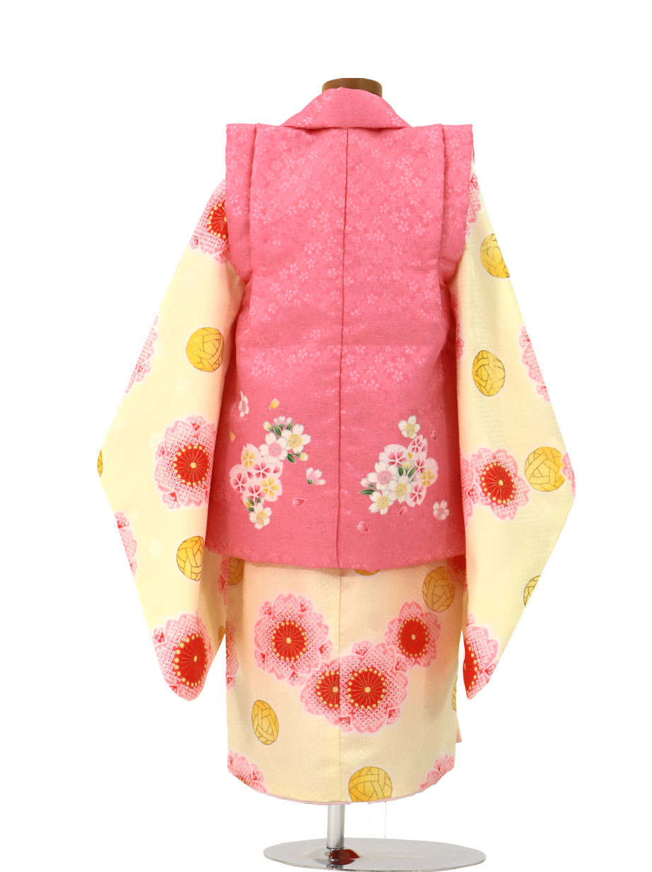 クリーム地にまりと桜、ピンクの被布コートセット／七五三・三歳女の子／背面