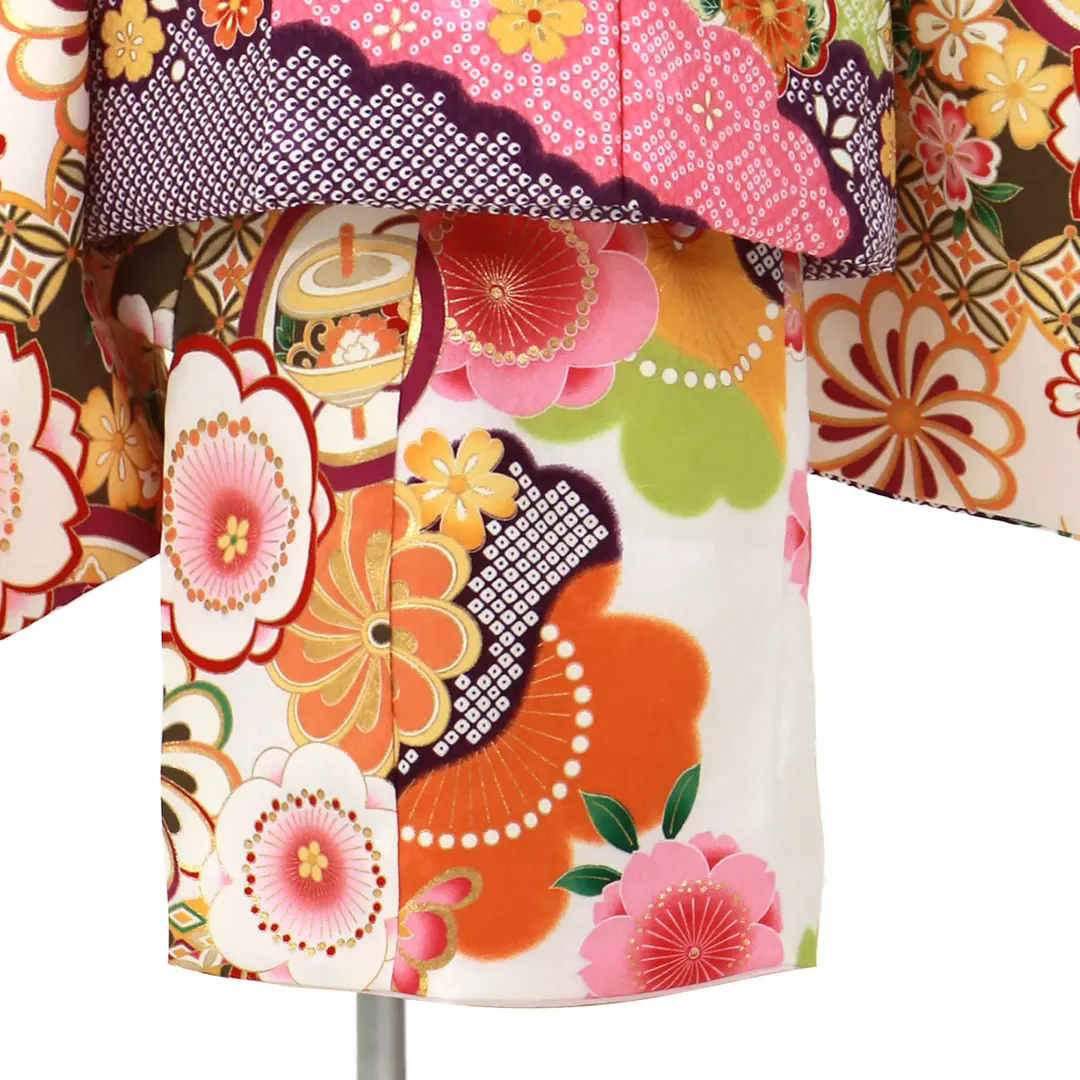 白地に桜と糸車、赤の被布コートセット／七五三・三歳女の子 | 宅配