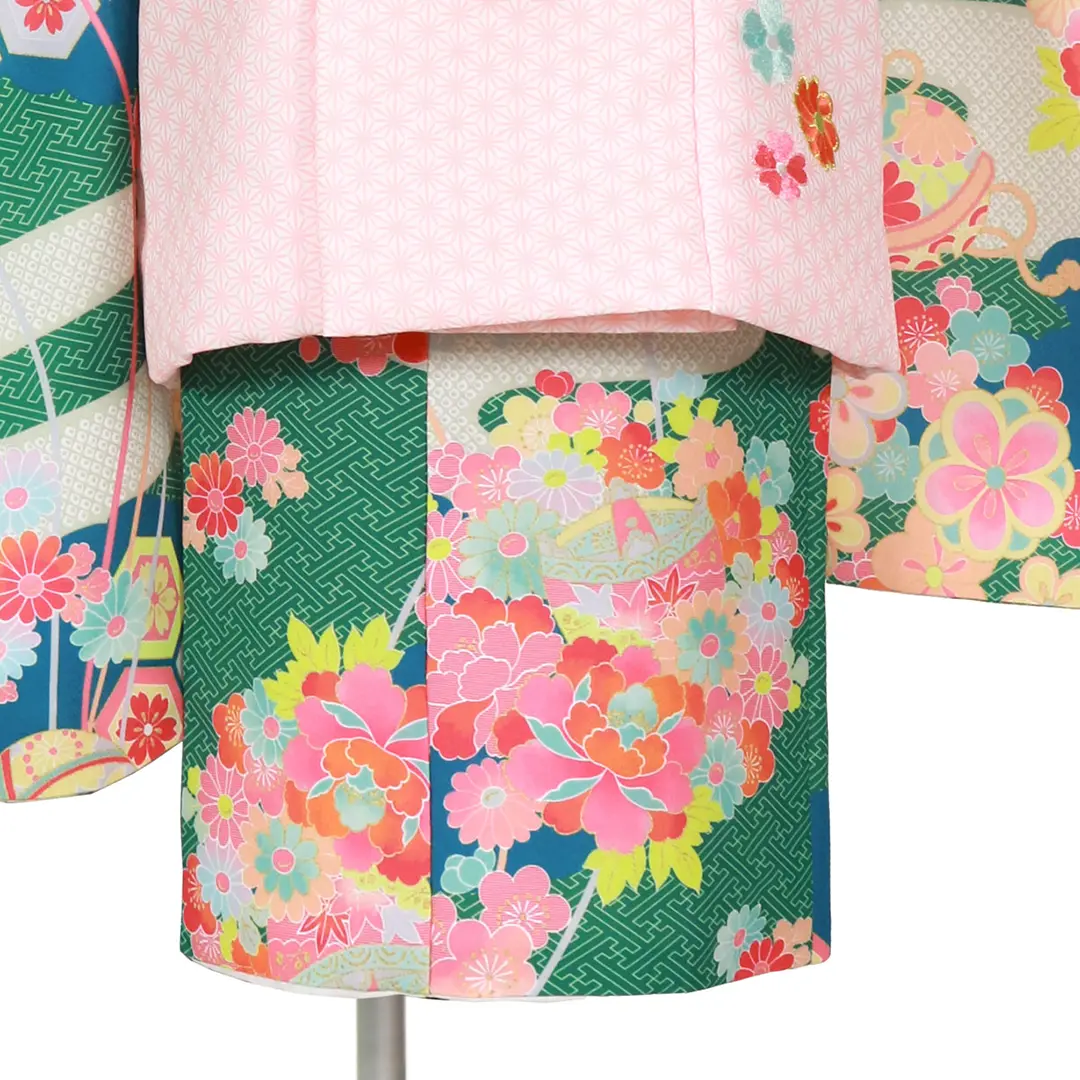 緑地に疋田のエ霞、ピンクの被布コートセット／七五三・三歳女の子／裾