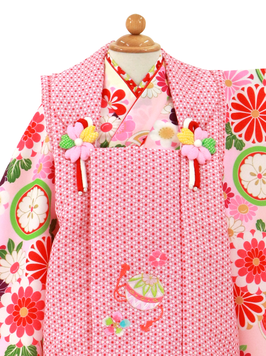 クリームとピンクの花紋と風車の着物、赤色の被布コートセット／七五三・三歳女の子
