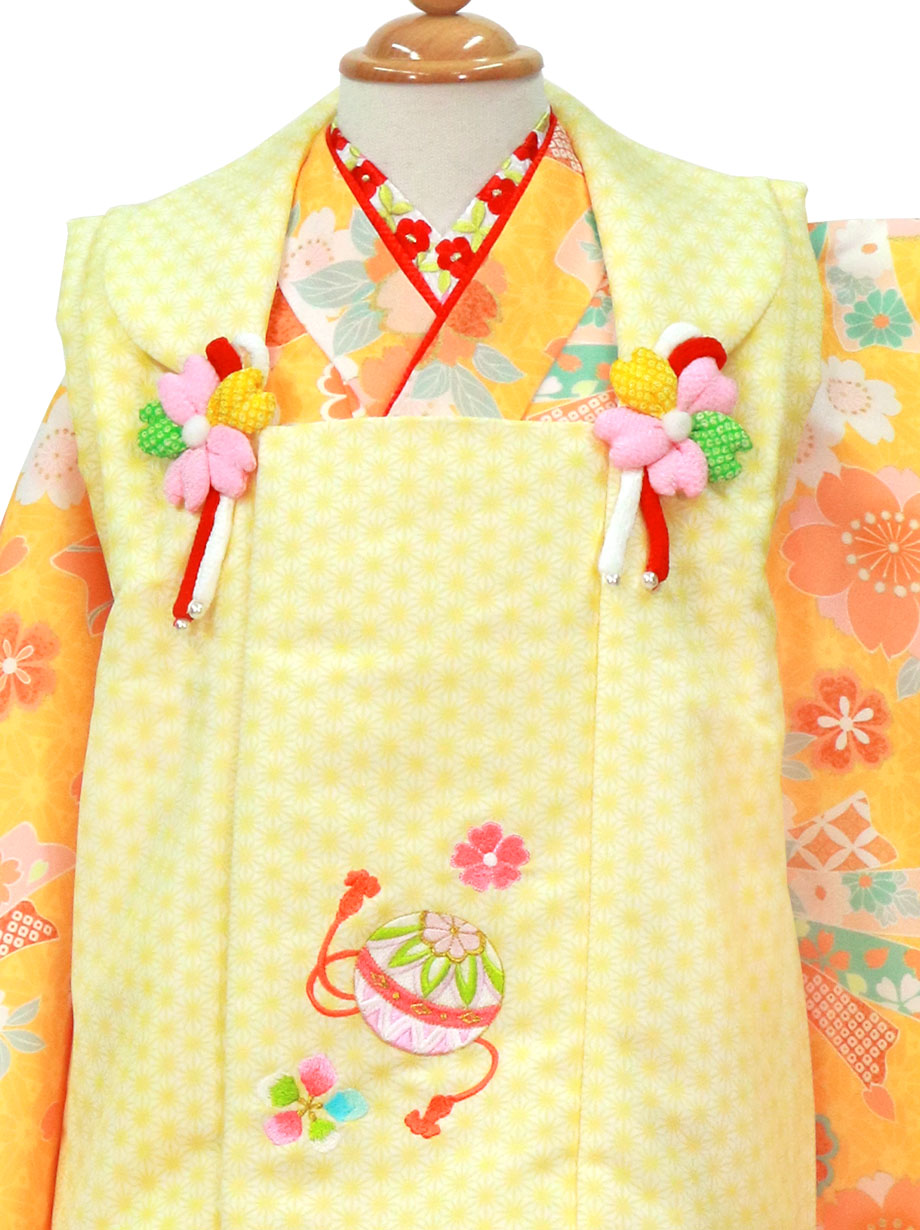黄色の桜と束ね熨斗の着物、黄色の麻の葉被布コートセット／七五三・三