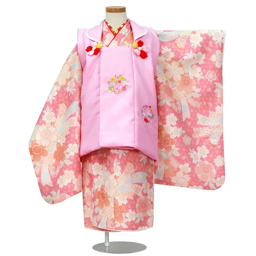 サーモンピンクの桜と束ね熨斗の着物、ピンクの被布コートセット／七五三・三歳女の子／正面