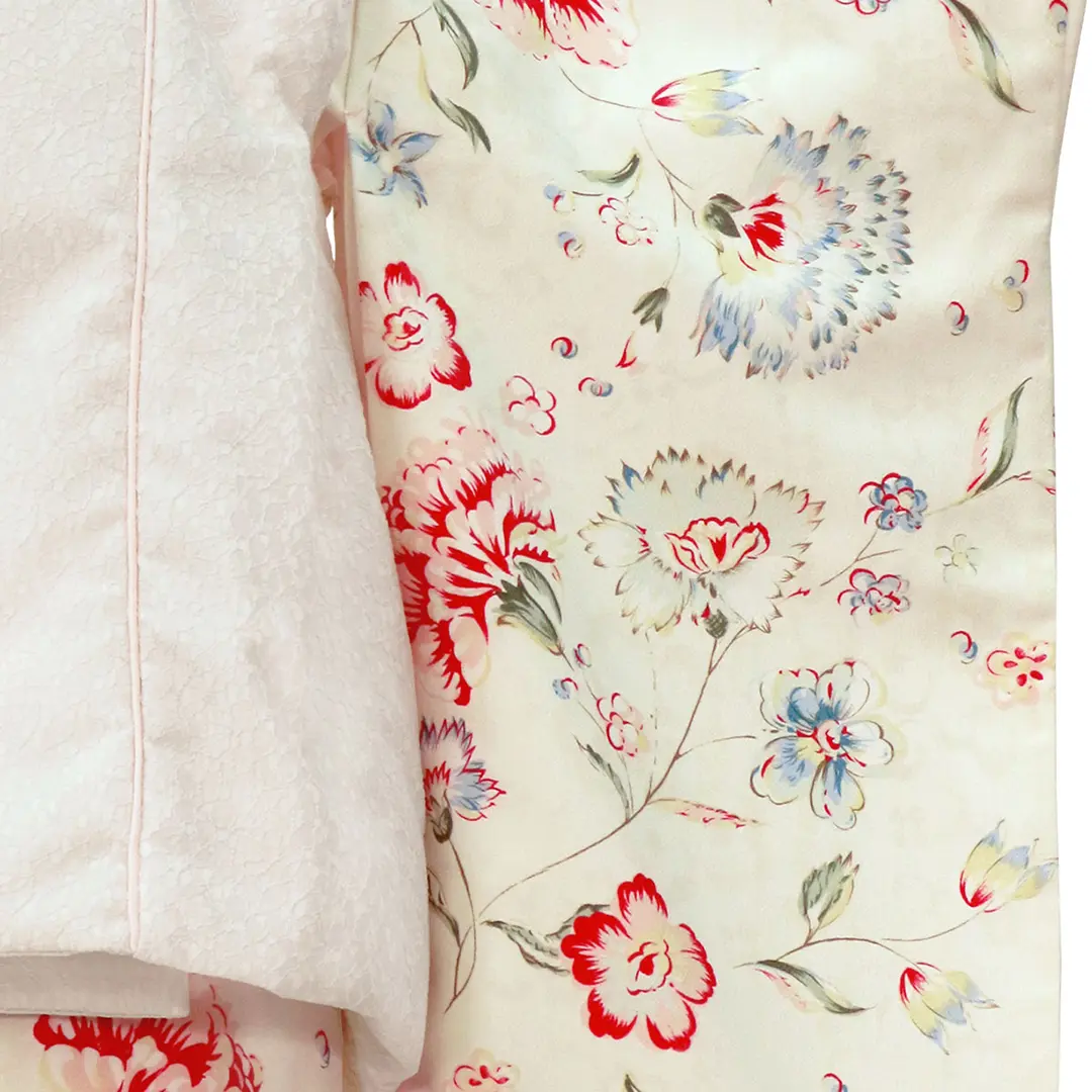 JILLSTUART》クリーム地に赤いカーネーションの被布コートセット