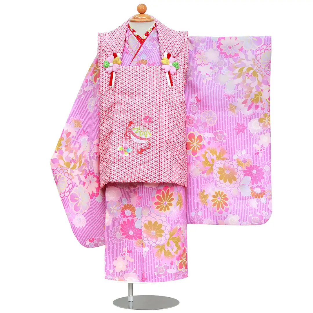 紫のストライプに百花の着物、赤地の麻の葉の被布コートセット／七五三・三歳女の子／正面
