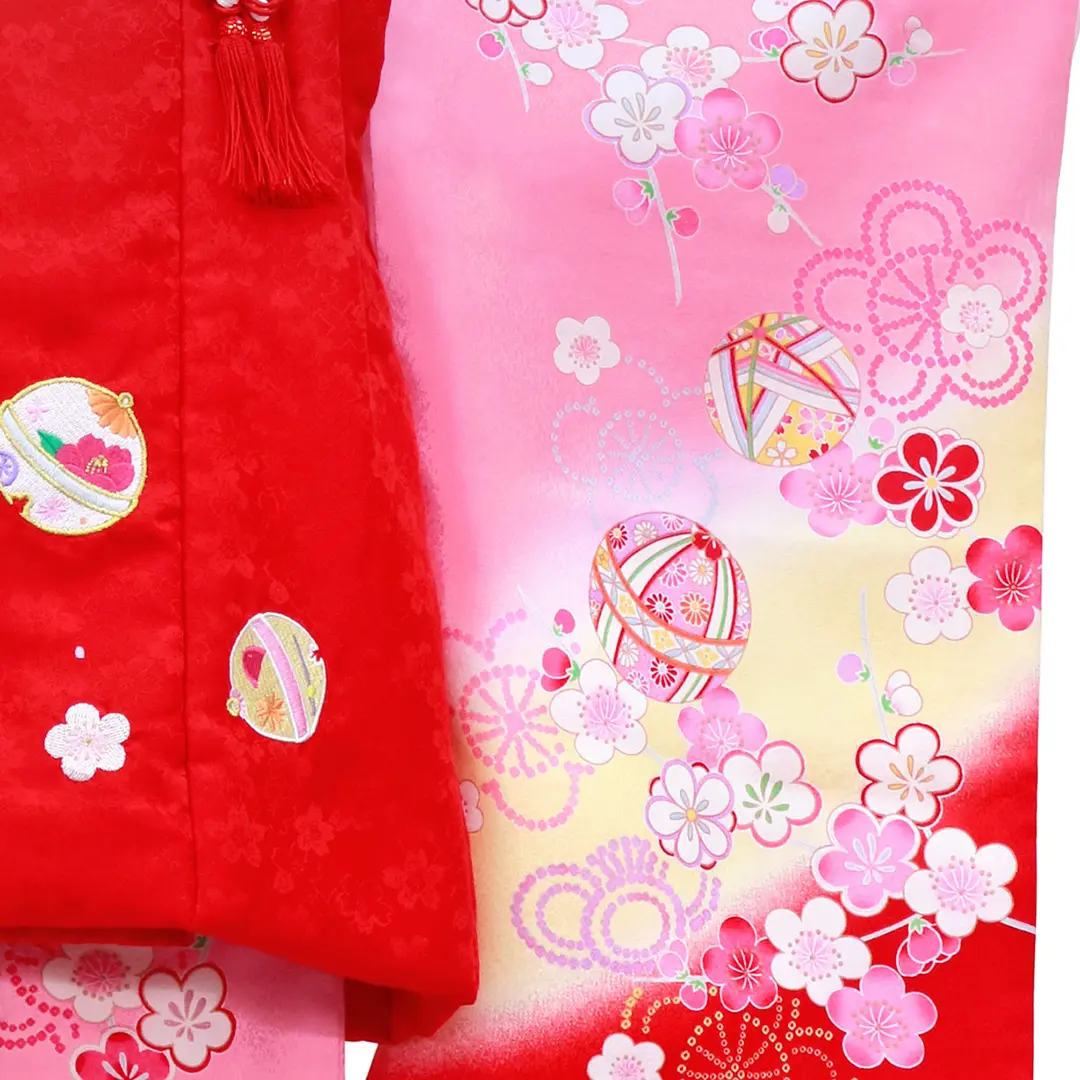 七五三着物レンタル／ピンクに鞠と梅の着物、赤の被布コートセット／三