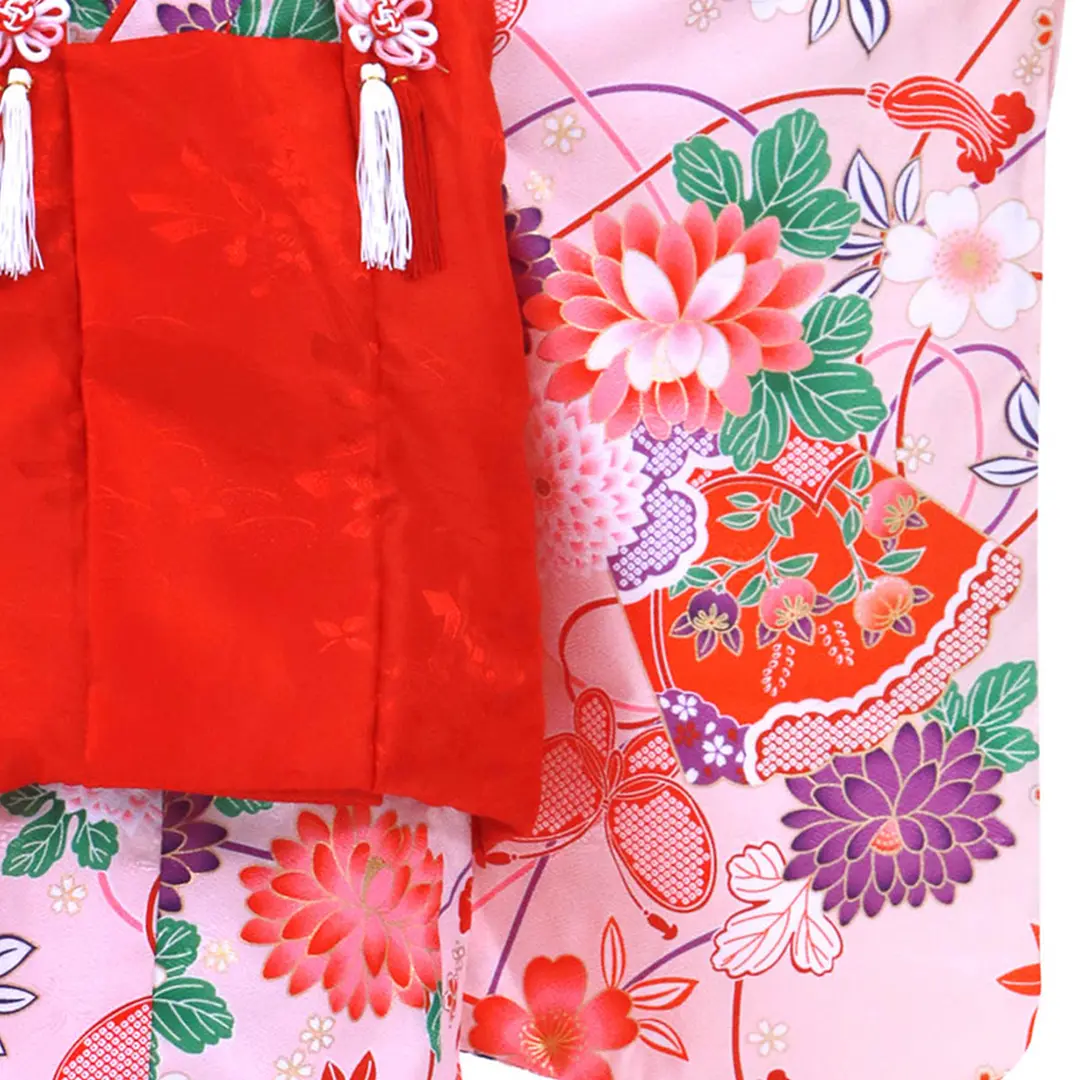 七五三着物レンタル／ピンク地に桜と菊、扇の着物、赤の被布コート