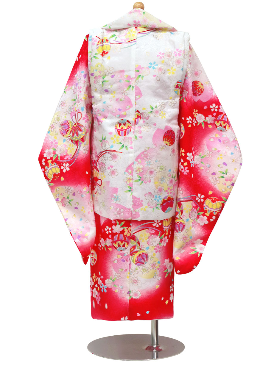 赤地に鞠と桜の着物、白の被布コートセット／七五三・三歳女の子／背面