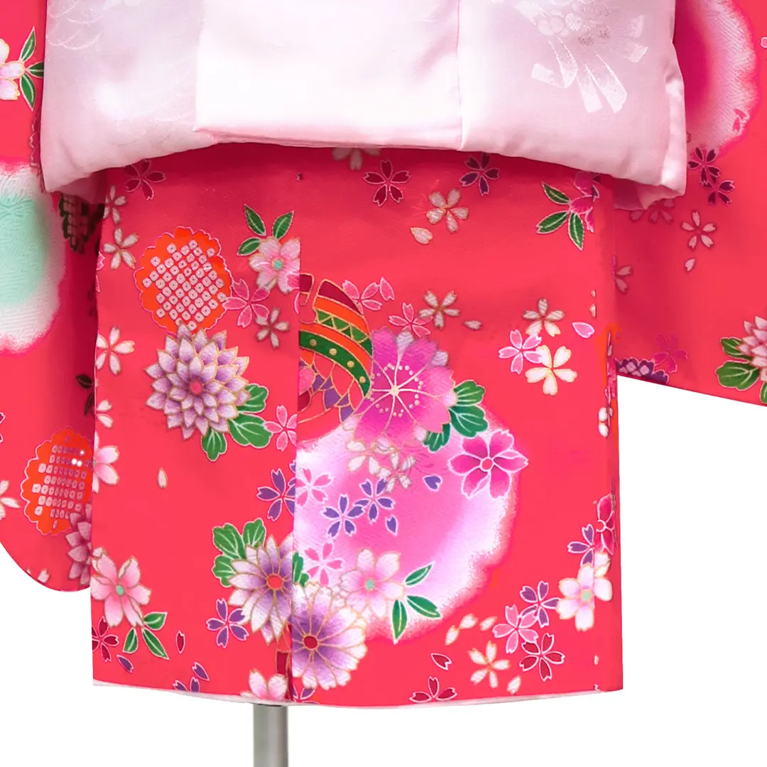赤地に鈴と菊の着物、被布コートセット／七五三・三歳女の子／裾
