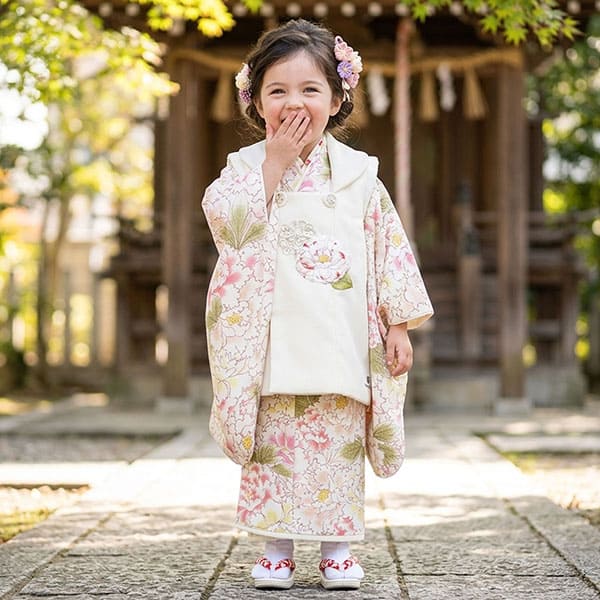 芸艸堂》牡丹尽くし、白の被布コートセット／七五三・三歳女の子・被布