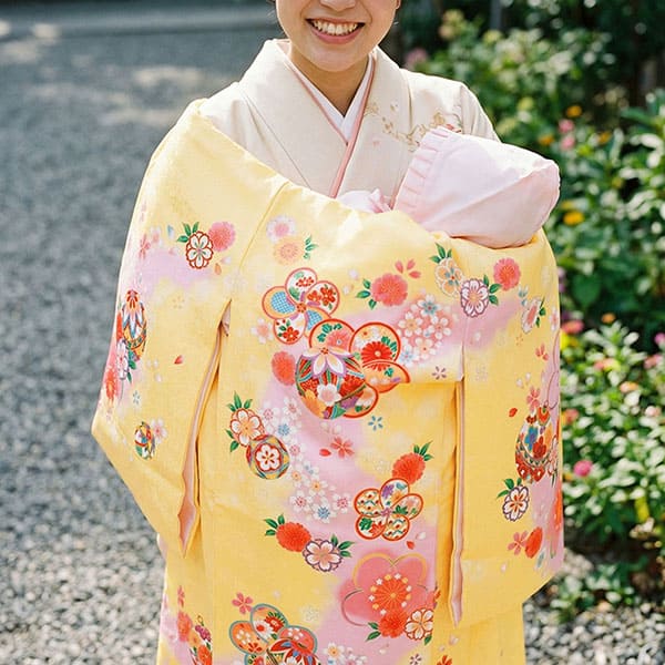 お宮参り産着／黄色地にねじり梅と手鞠と鈴の祝い着／女児 | お宮参り