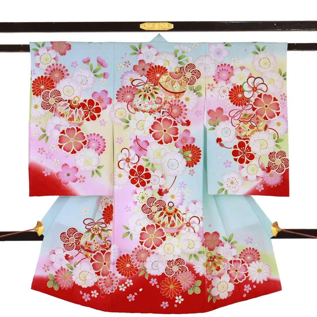お宮参り産着／ライトブルーに鈴と花尽くしの祝い着／女児／正面