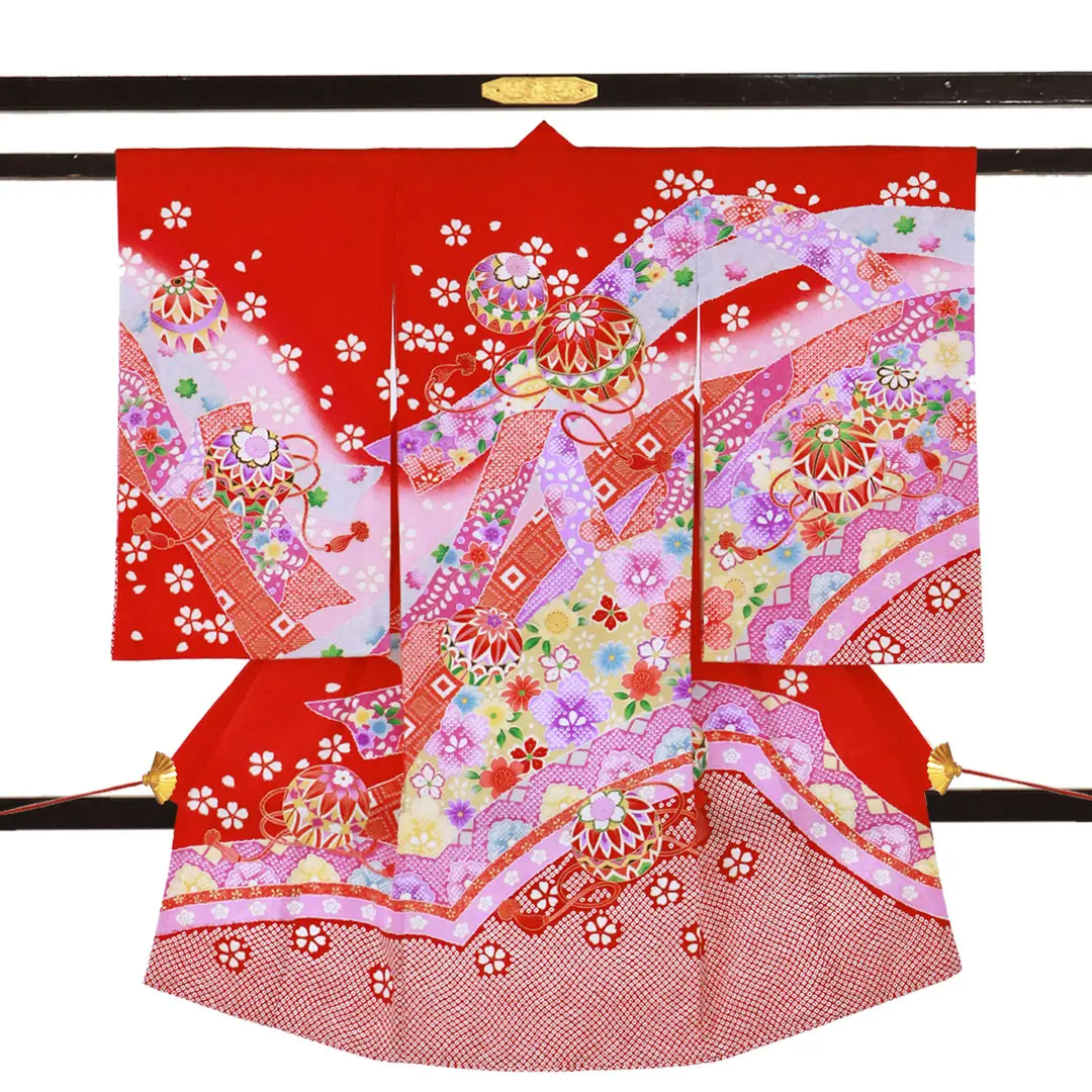 お宮参り産着／赤地に鞠、花尽くしの祝い着／女児