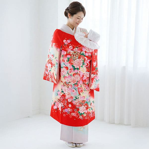 お宮参り産着／赤地に牡丹尽くしの祝い着／女児