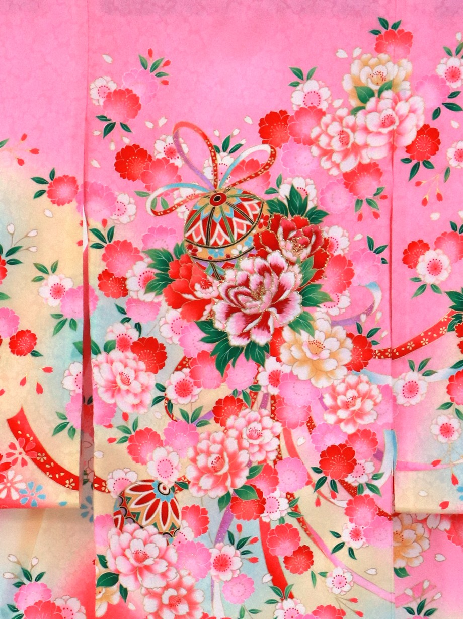 ピンク地に牡丹尽くしの祝い着（産着）／女児