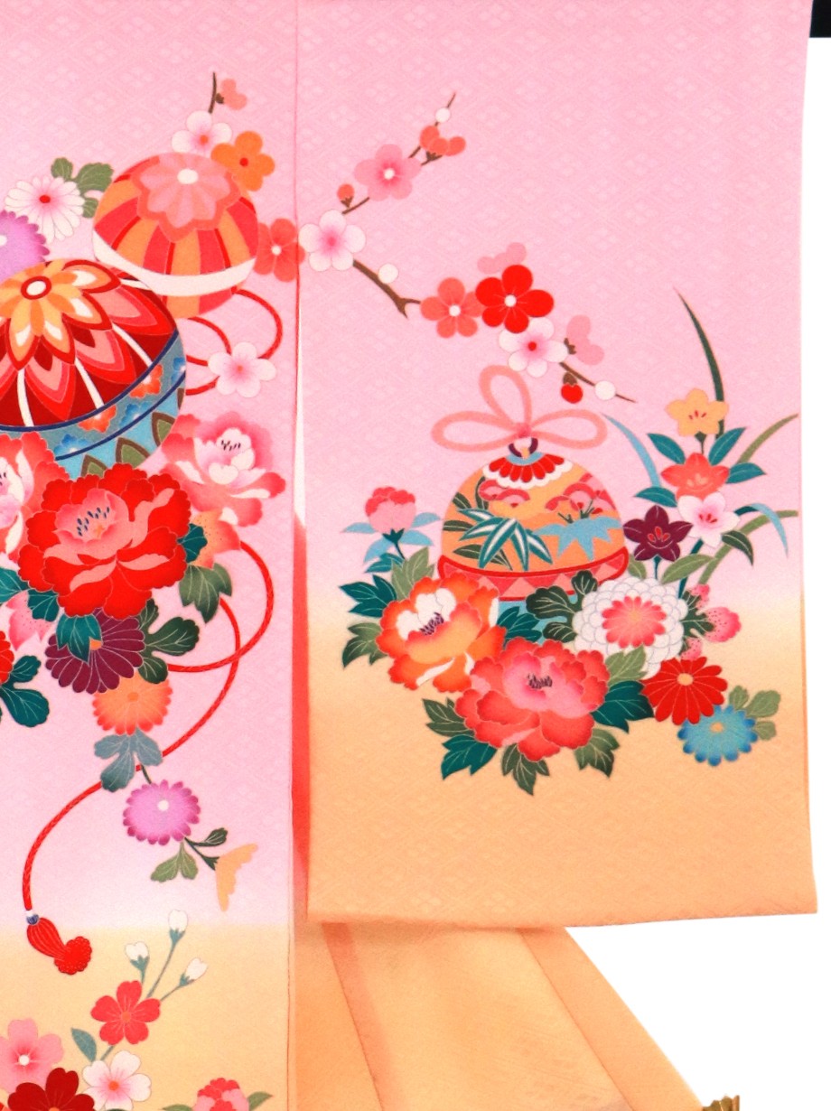お宮参り産着／ピンクにオレンジと赤の熨斗目の祝い着／女児／右袖詳細
