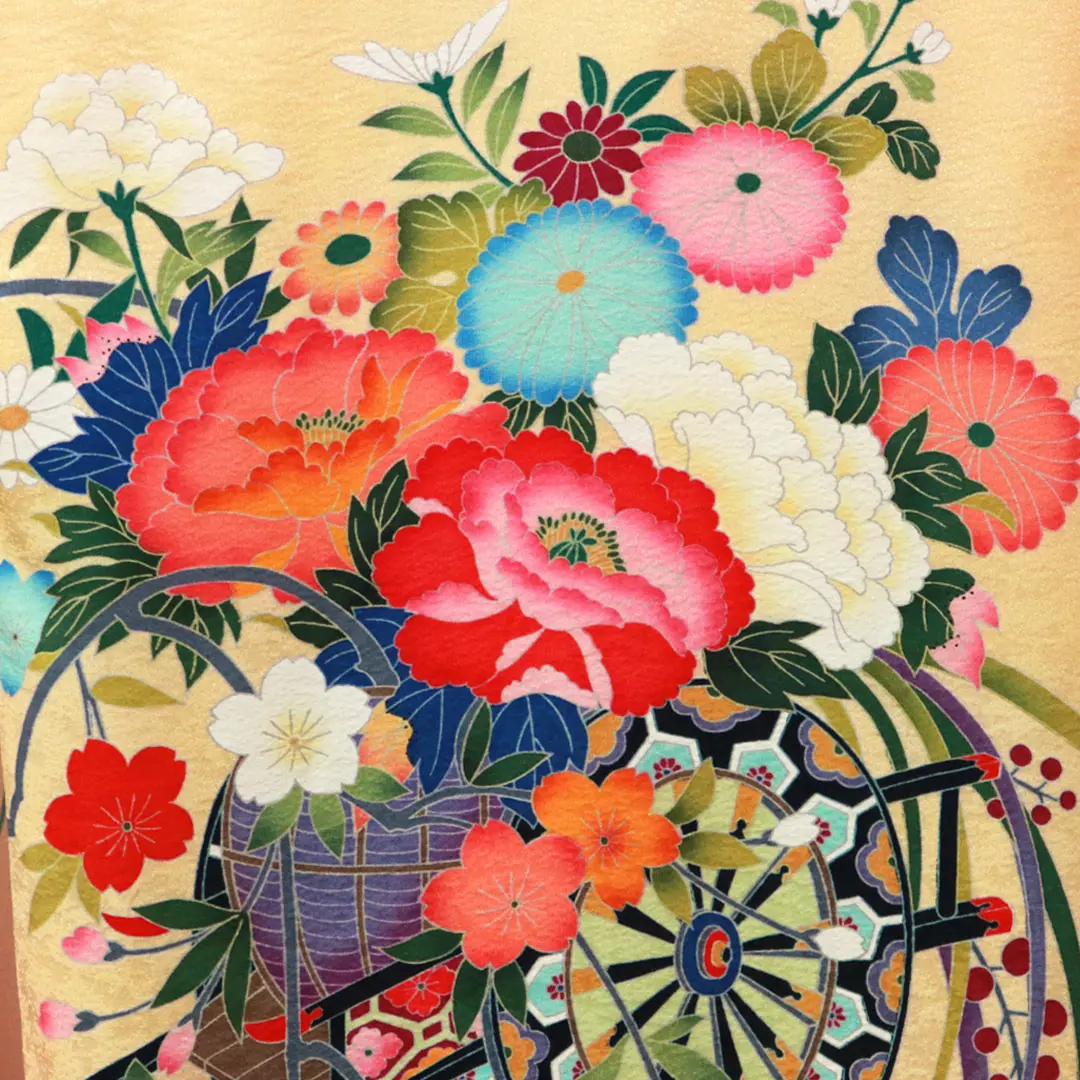 お宮参り産着／薄橙色とピンクと赤の熨斗目に花車の祝い着／女児／背中の柄詳細