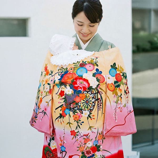 409ax42◎お宮参り 女児 アンティーク 祝い着 掛け着 産着 花車鞠◎ お宮参り産着レンタル／薄橙色とピンクと赤の熨斗目に花車の祝い着