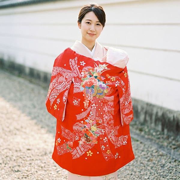 お宮参り産着／赤地に疋田の熨斗と花車の祝い着／女児