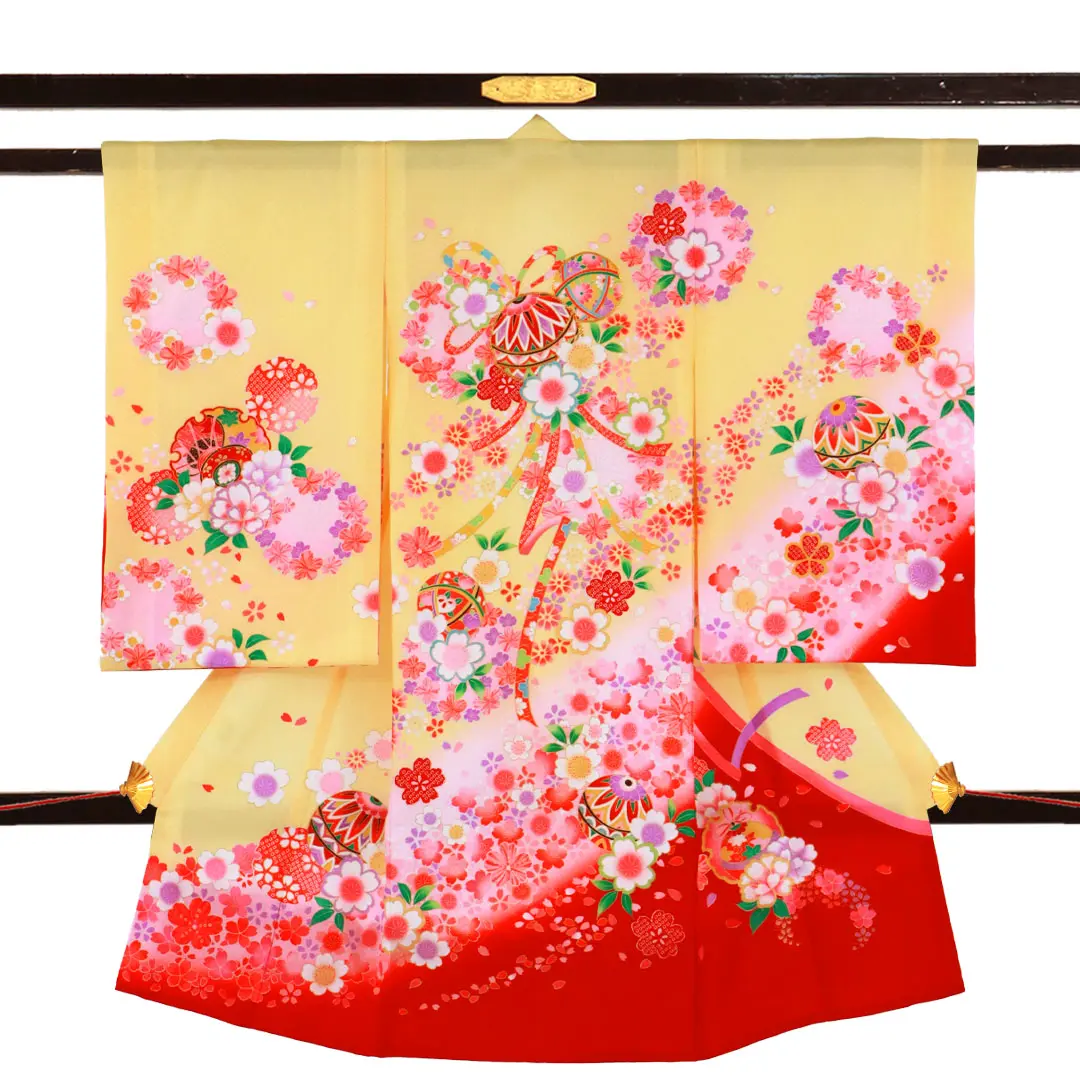 お宮参り産着／黄色地に鞠と花丸の祝い着／女児／正面