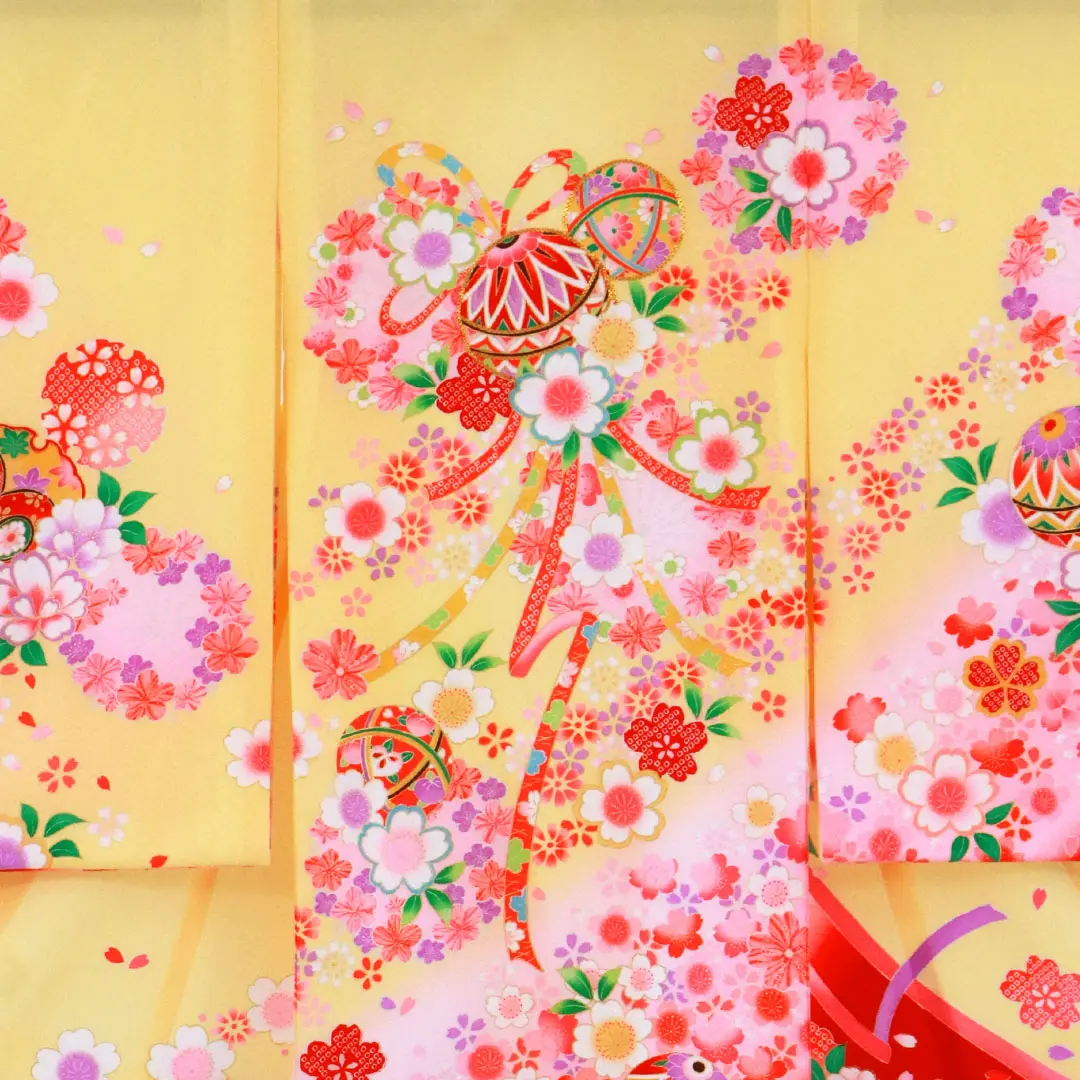 お宮参り産着／黄色地に鞠と花丸の祝い着／女児／背中詳細