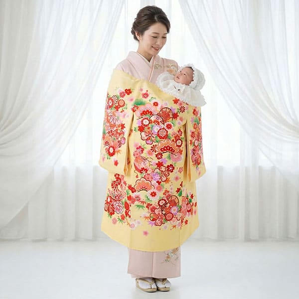 お宮参り産着／クリーム地に鼓と花尽くしの祝い着／女児