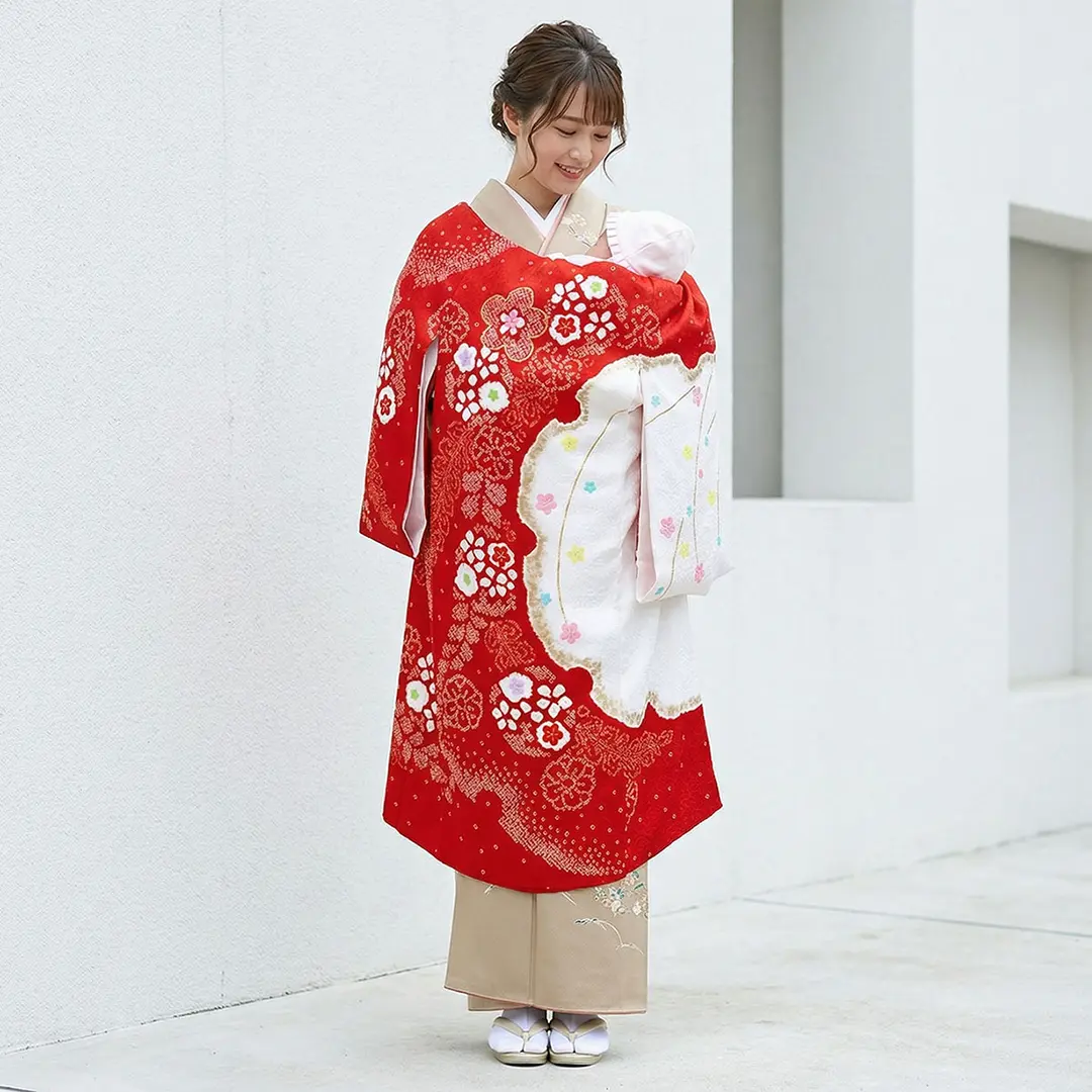 み様、専用です。赤い花柄絞り正絹着物 お宮参り用 お宮参り 女の子 着物 日本製 本絞り 刺繍柄の赤ちゃんのお祝い着 (初