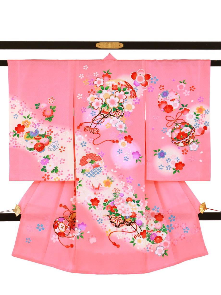 ピンク地に鼓と花車・雪輪の祝い着（産着）／女児