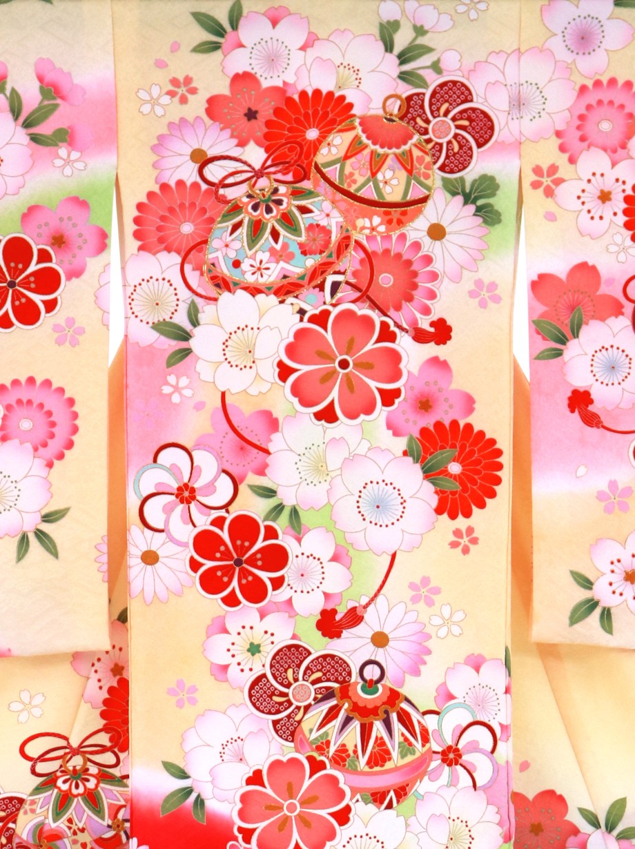 お宮参り産着／クリームイエローに鈴と花尽くしの祝い着／女児／背中詳細