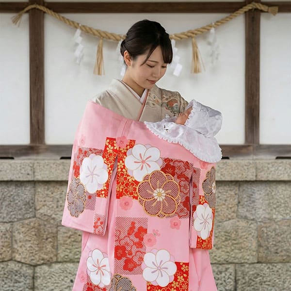 お宮参り産着／ピンク地に捻梅（ねじうめ）の祝い着／女児