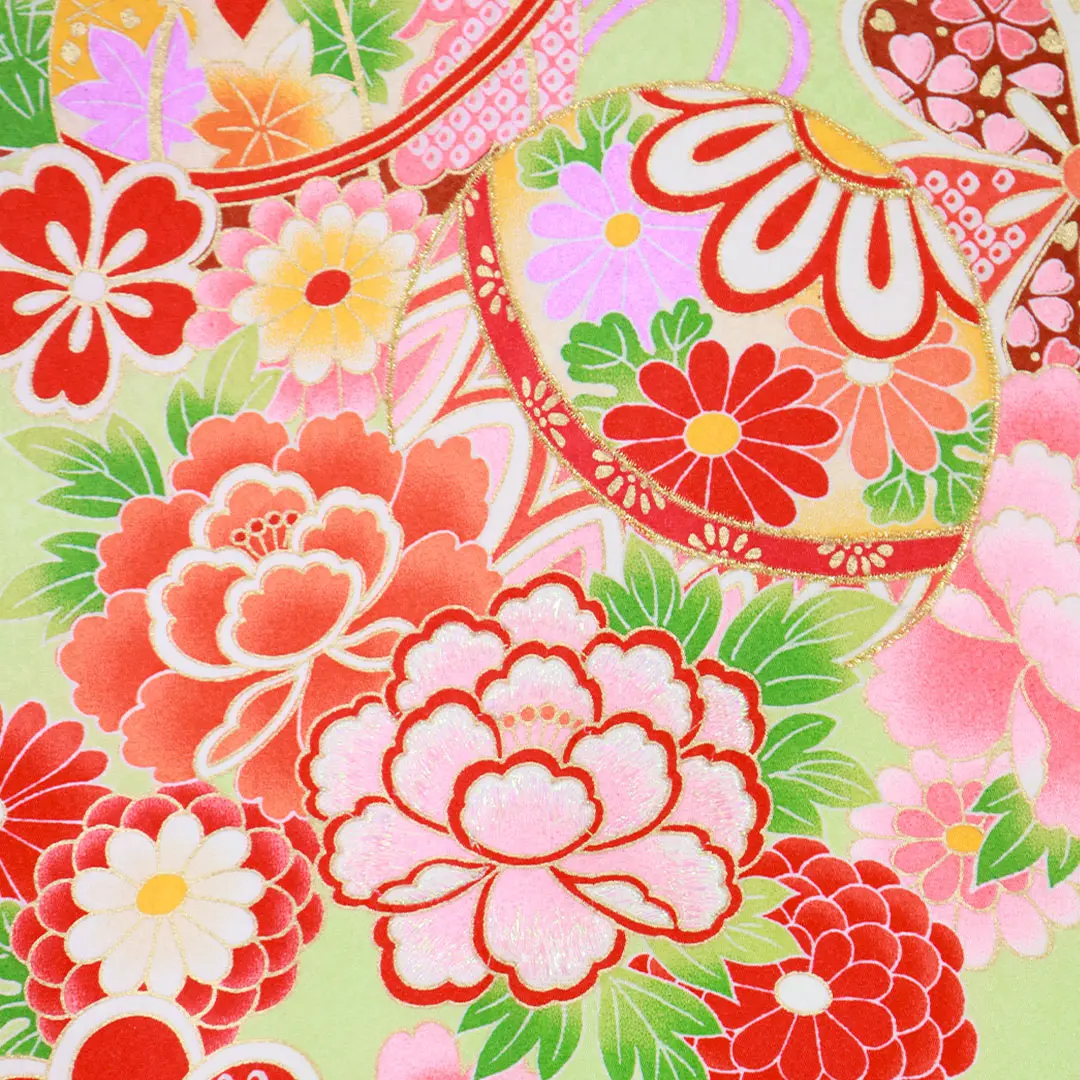 お宮参り産着／黄緑地に鞠と花尽くしの祝い着／女児／背中の柄詳細